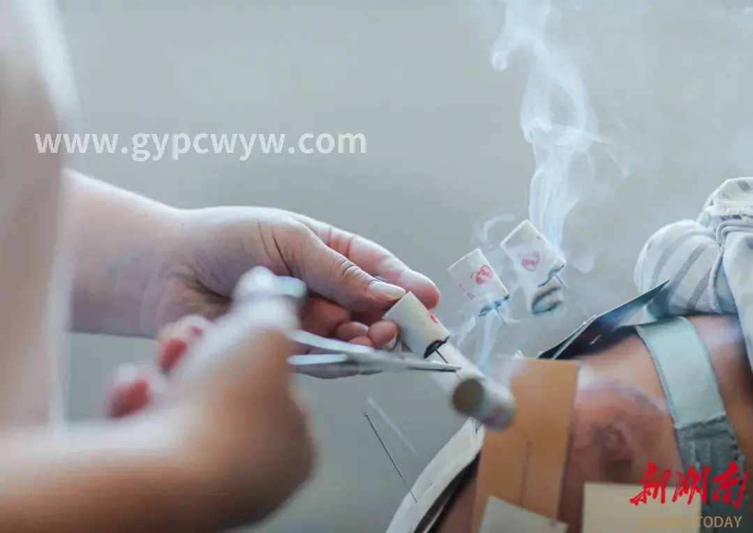 舒适的桑拿房内部