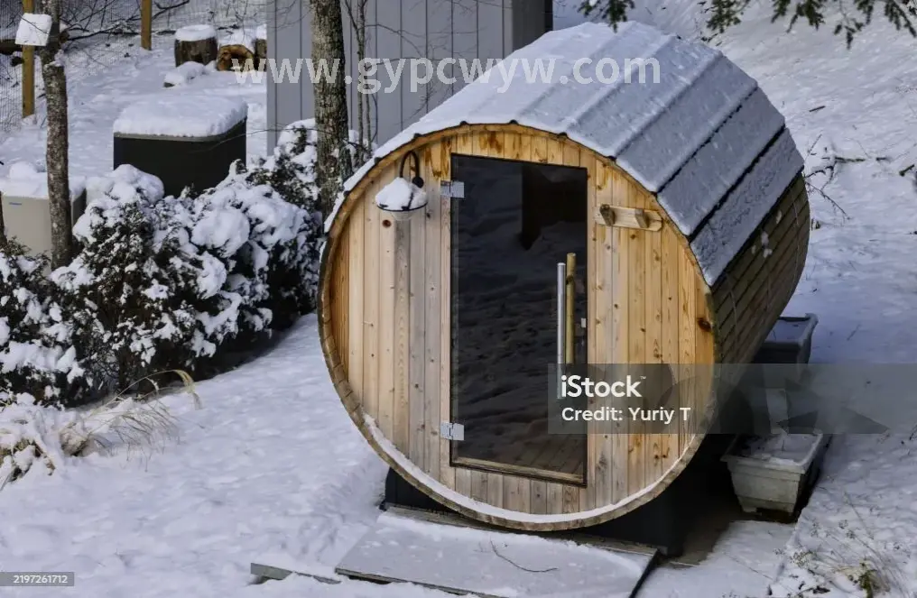 贵阳按摩师在展示舒缓手法